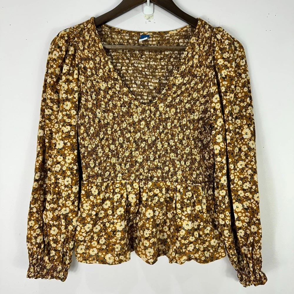 Old Navy Blouse S Yellow Floral Smocked Peplum Boho Cottagecore‎ Prairie Top